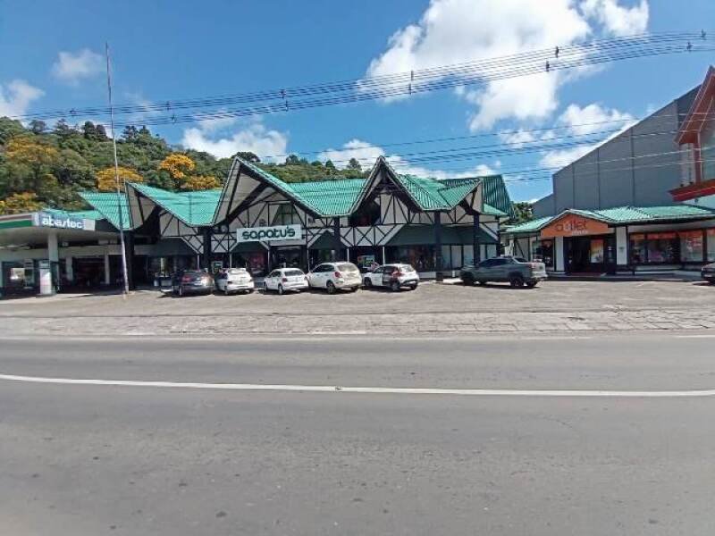 Terreno com Edificações e Posto de Gasolina - Bairro Vila Suíça -Gramado/RS em Gramado/RS - foto 3