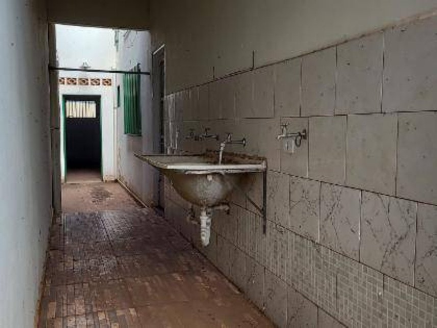 Casa à venda em leilão - Rua Jaguariuna, 279 - Vila Cidade Morena - Campo Grande / MS em Campo Grande/MS - foto 12