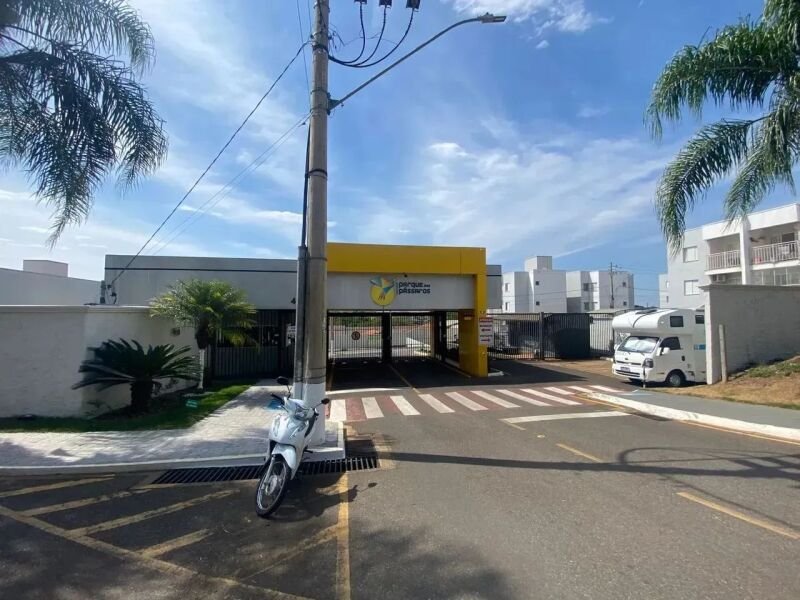 UMA VAGA DE GARAGEM NO RESIDENCIAL PARQUE DOS PÁSSAROS EM ARAXÁ/MG em Araxá/MG