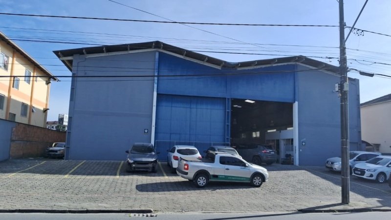 Galpão Comercial - Otima localização - Avenida bem loca.. em Joinville/SC