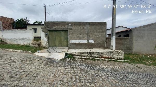 Casa, 56.10 de área total, 56.10 de área privativa, 160.00 de área do terreno,  3 qto(s), em Flores/PE