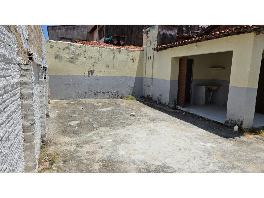 Casa à venda em leilão - Travessa Antônio Magalhães, 436 - Guajeru - Fortaleza / CE em Fortaleza/CE - foto 7