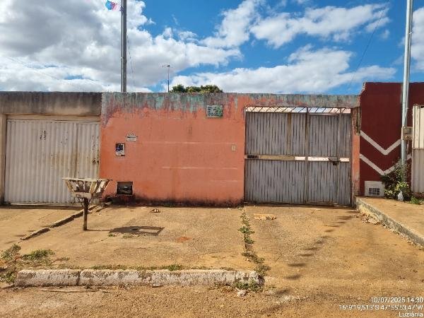 Casa, 75.77 de área total, 75.77 de área privativa, 184.00 de área do terreno,  2 qto(s), em Luziânia/GO