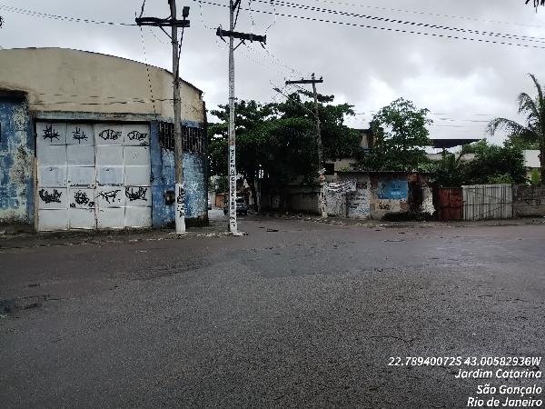 Apartamento, 0.00 de área total, 352.00 de área privativa, 0.00 de área do terreno,  2 qto em São Gonçalo/RJ