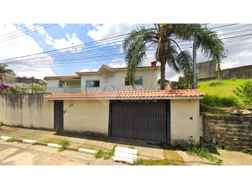 Casa à venda em leilão - Rua Luzia Inácia Ascenso, 111 - Bussocaba - Osasco / SP em Osasco/SP