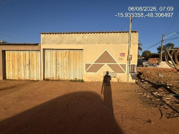 Casa, 70.00 de área total, 70.00 de área privativa, 180.00 de área do terreno,  2 qto(s), em Santo Antônio do Descoberto/GO