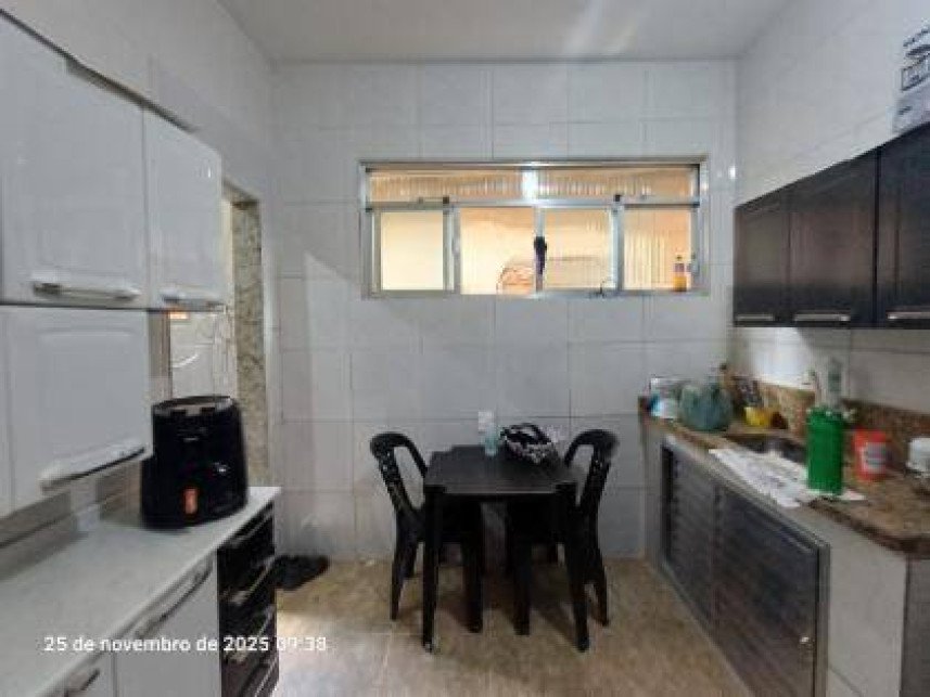 Casa à venda em leilão - Rua Major Magalhães, 156 - Fundo - Centro - Magé / RJ em Magé/RJ - foto 4