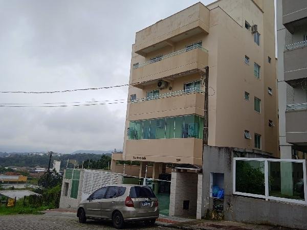Apartamento, 250.33 de área total, 186.64 de área privativa, 0.00 de área do terreno,  3 q em São José/SC