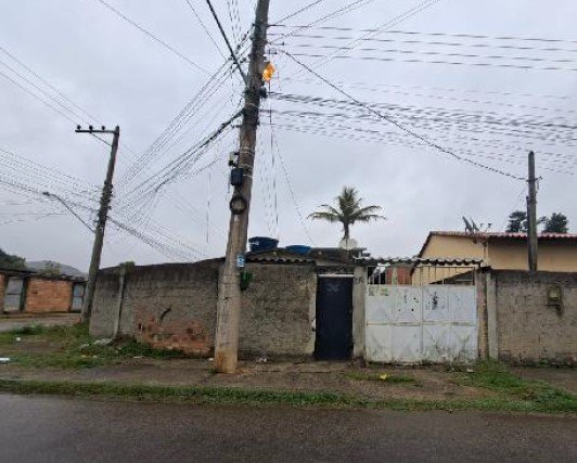 Casa, 0.00 de área total, 80.00 de área privativa, 198.40 de área do terreno. em Queimados/RJ