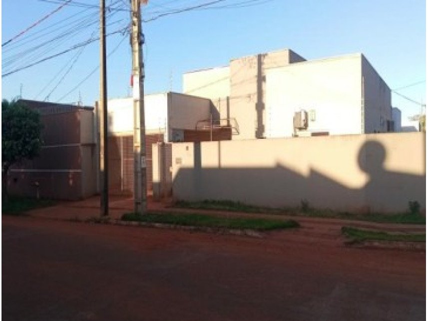 Casa à venda em leilão - Rua Dorothea de Oliveira, 599 - Casa 1 (parte do Lote 02 da Quadr em Campo Grande/MS
