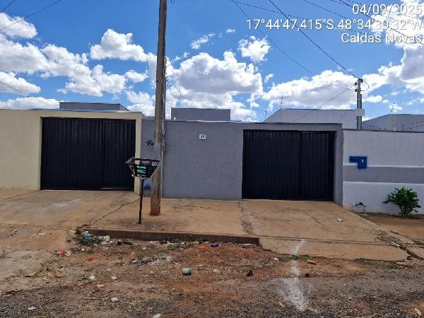 Casa, 69.99 de área total, 69.99 de área privativa, 180.00 de área do terreno,  2 qto(s), em Caldas Novas/GO