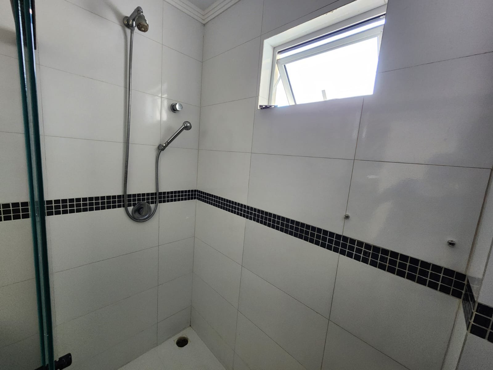 UM IMOVEL URBANO RESIDENCIAL AREA CONTRUIDA 400,38 m² NO BAIRRO VILA REAL BALNEÁRIO CAMBOR em Balneário Camboriú/SC - foto 35