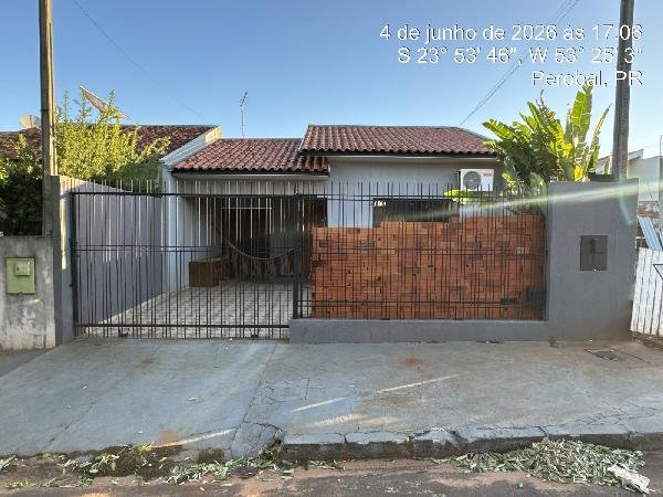 Casa, 77.56 de área total, 77.56 de área privativa, 180.00 de área do terreno,  2 qto(s), em Perobal/PR