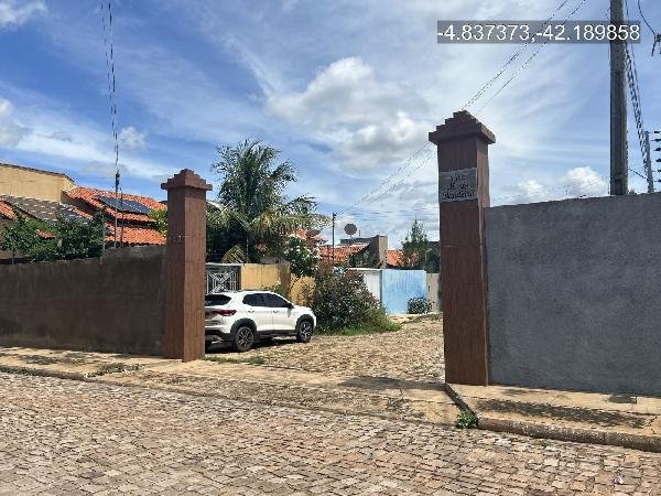Casa, 102.51 de área total, 102.51 de área privativa, 230.00 de área do terreno,  3 qto(s) em Campo Maior/PI