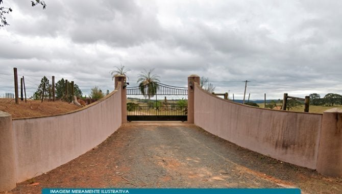 Parte Ideal (50%) sobre Imóvel Rural 271 ha (Fazenda São José Domingos Savio) - Campina - em Itapetininga/SP - foto 2