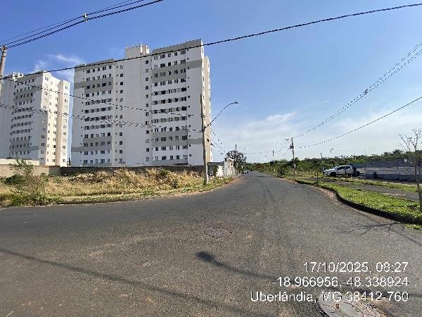 Apartamento, 68.86 de área total, 45.18 de área privativa, 0.00 de área do terreno,  2 qto em Uberlândia/MG