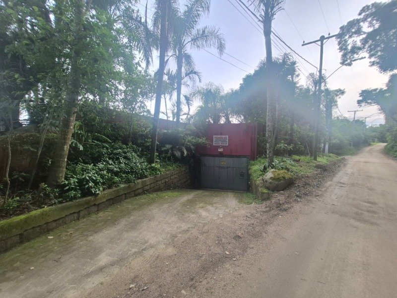 TERRENO COM 2.400 METROS QUADRADOS NA ESTRADA DA PONTA GROSSA em Porto Alegre/RS