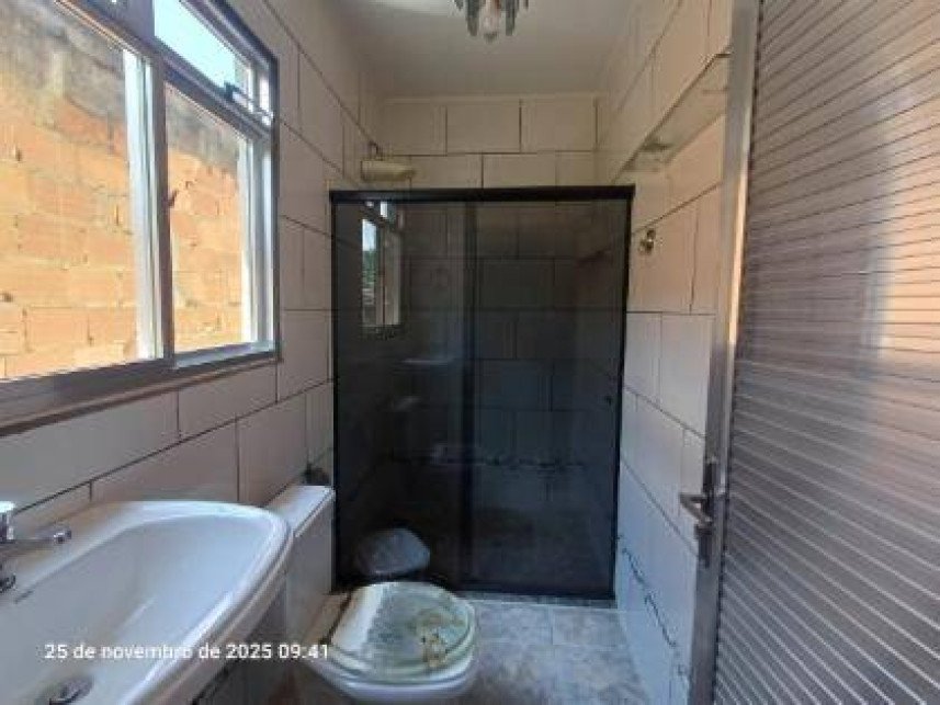 Casa à venda em leilão - Rua Major Magalhães, 156 - Fundo - Centro - Magé / RJ em Magé/RJ - foto 5