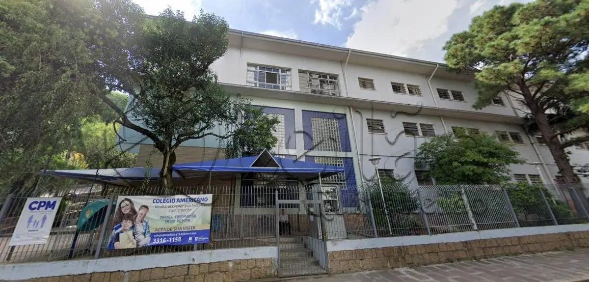 Campus do Colégio Americano — prédio de 13.296 m² em terreno de 21.404 m², Petrópolis, Por em Porto Alegre/RS
