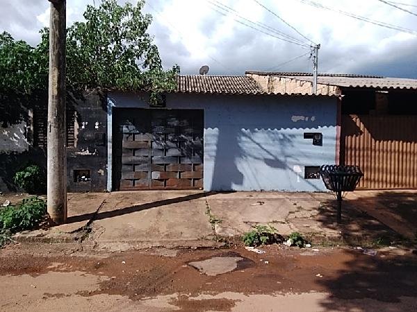 Casa, 63.64 de área total, 63.64 de área privativa, 180.00 de área do terreno,  2 qto(s), em Luziânia/GO