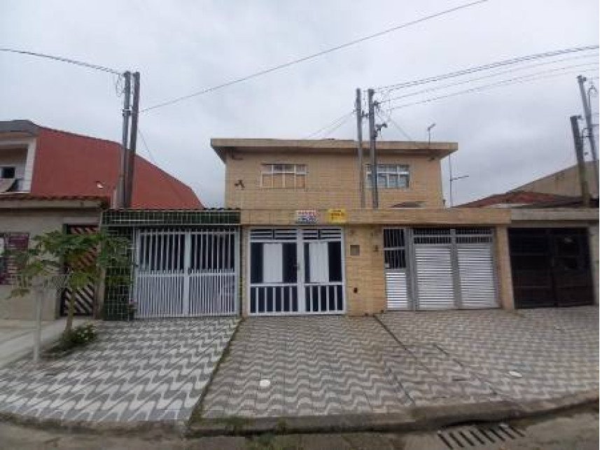 Casa à venda em leilão - Rua Nicolau Patrício Moreira, 121 - Esplanada dos Barreiros - São em São Vicente/SP