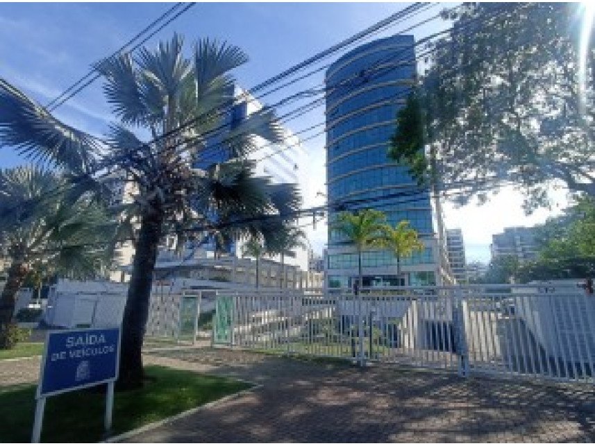 Loja à venda em leilão - Avenida Embaixador Abelardo Bueno, 3300 - Loja n° 114 - Condomíni em Rio de Janeiro/RJ