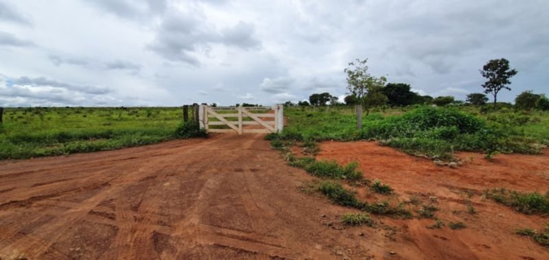 IMÓVEL RURAL COM ÁREA DE 1.899,2700HAS, "FAZENDA VALENT.. em Rosário Oeste/MT - foto 2
