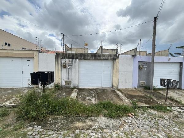 Casa, 85.06 de área total, 85.06 de área privativa, 154.00 de área do terreno,  2 qto(s). em Itaitinga/CE