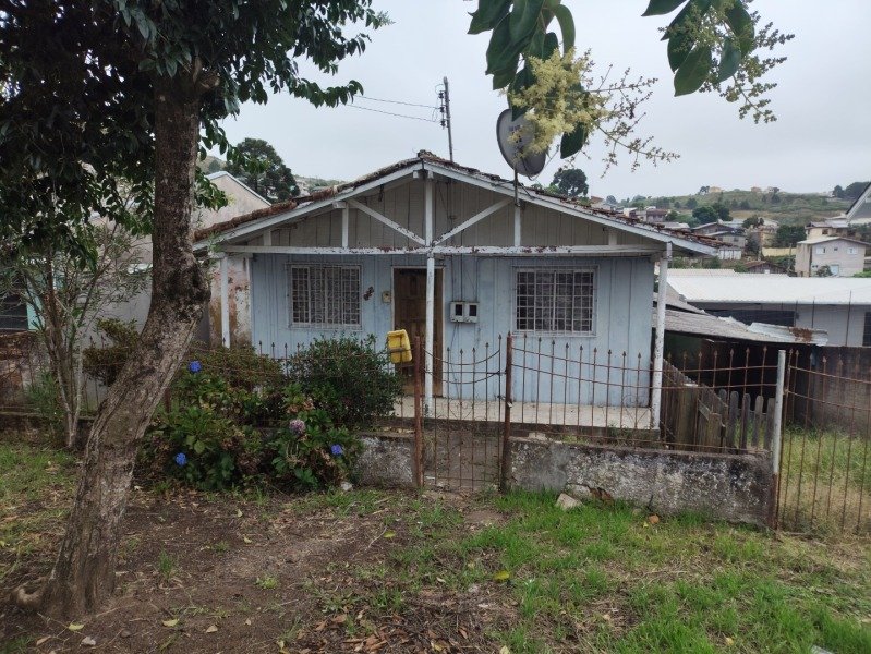 TERRENO com a área superficial de 360,00ms2 (trezentos .. em Lages/SC