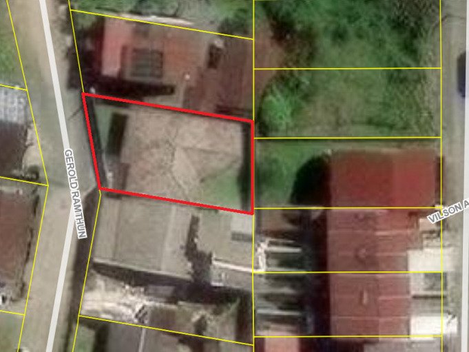 Terreno com edificação no bairro Itoupavazinha (Blumenau/SC) em Blumenau/SC