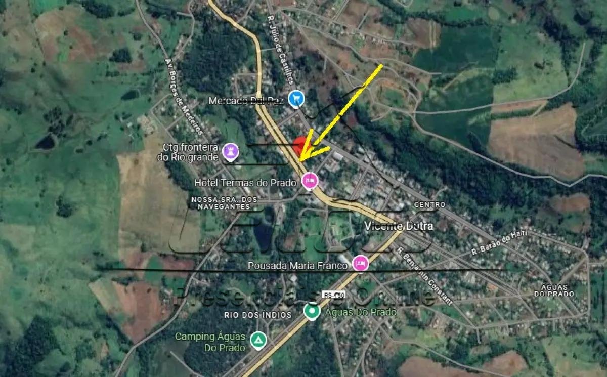 Lote urbano sob nº 03 da quadra 05 com a área de 920m², com uma casa de madeira, sito na A em Vicente Dutra/RS