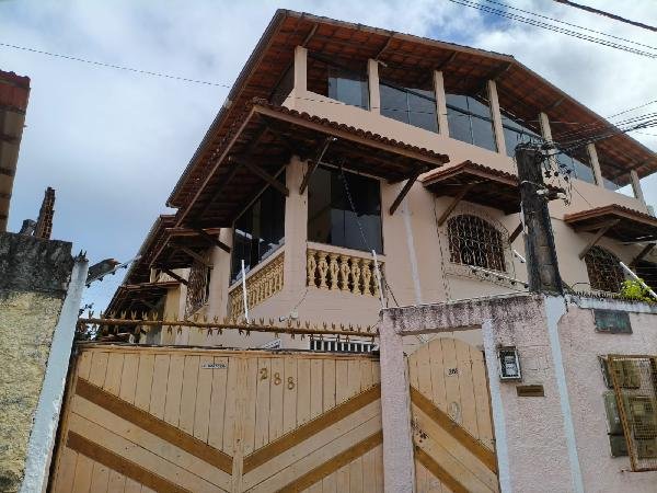 Casa, 263.22 de área total, 263.22 de área privativa, 108.00 de área do terreno,  4 qto(s) em Lauro de Freitas/BA