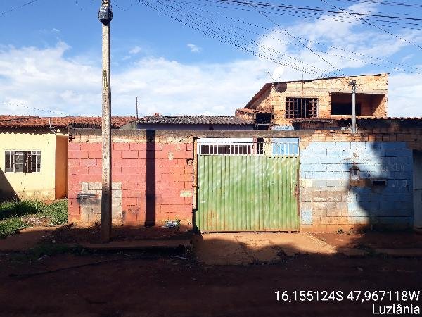 Casa, 0.00 de área total, 55.57 de área privativa, 180.00 de área do terreno,  2 qto(s), W em Luziânia/GO