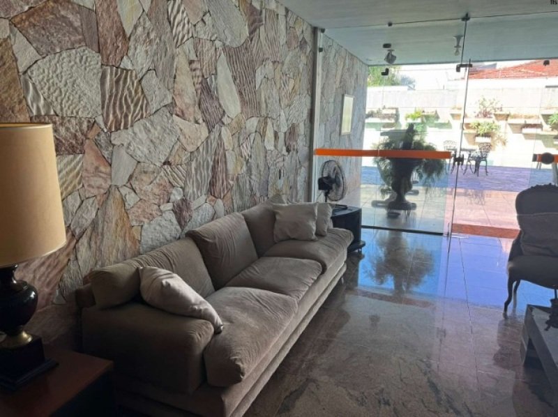 CASA RESIDENCIAL - Alto Padrão localizada no Centro da .. em Catanduva/SP - foto 16