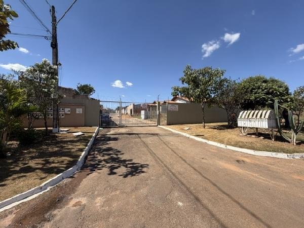 Casa, 110.76 de área total, 65.83 de área privativa, 160.00 de área do terreno,  2 qto(s), em Planaltina/GO