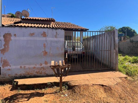 Casa, 0.00 de área total, 65.62 de área privativa, 180.00 de área do terreno,  2 qto(s), a em Luziânia/GO