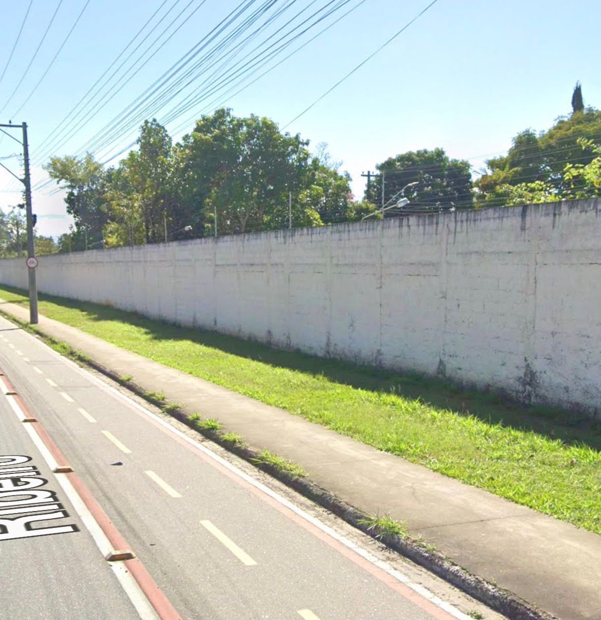 20% DE PRÉDIO RESIDENCIAL EM TERRENO DE 1.960 m² – CASA – COND. COLONIAL VALE DO SOL – TRE em Tremembé/SP