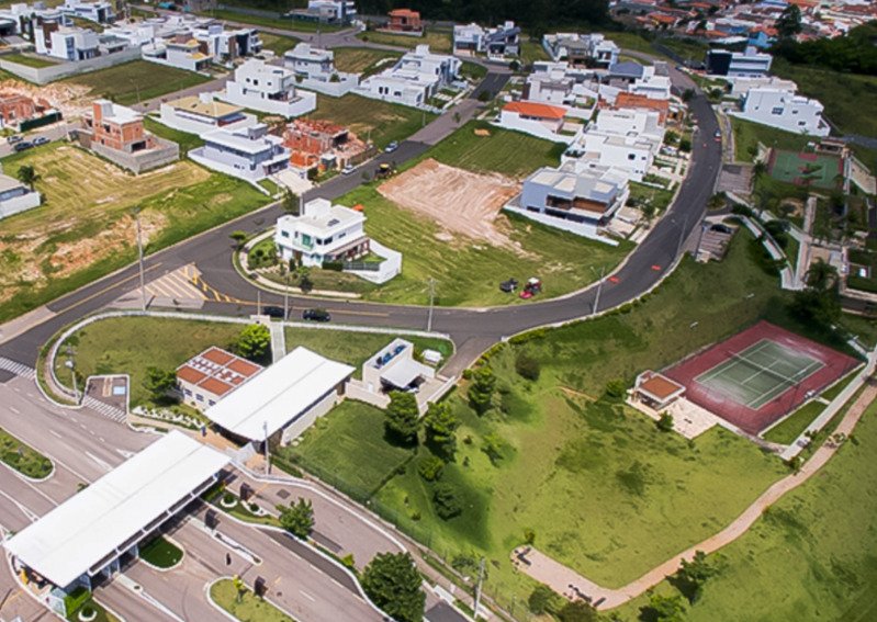 Direitos sobre Terreno de 300,00m² na Ass. Reserva Parque em Salto/SP em Salto/SP
