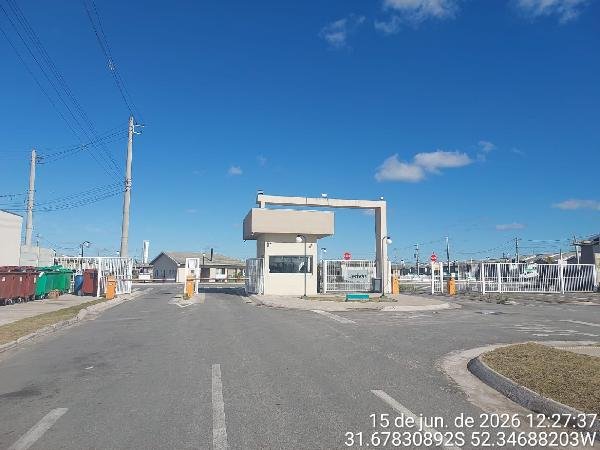 Casa, 100.59 de área total, 42.74 de área privativa, 100.00 de área do terreno,  2 qto(s), em Pelotas/RS