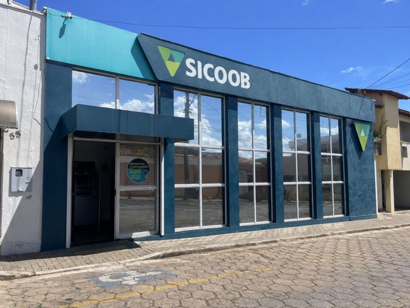 Prédio, Comercial, Centro em Pratápolis/MG