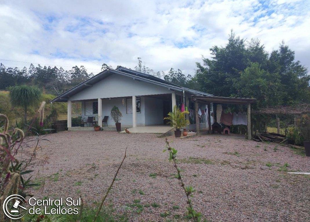Direitos de 3.430,15m² sobre Terreno rural com área total de 27.264,15m², em Braço do Nort em Braço do Norte/SC