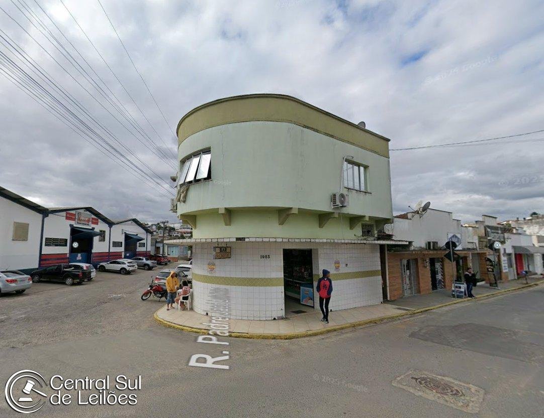 Imóvel comercial com Sala/Garagem, bairro São Francisco de Assis, em Braço do Norte/SC em Braço do Norte/SC