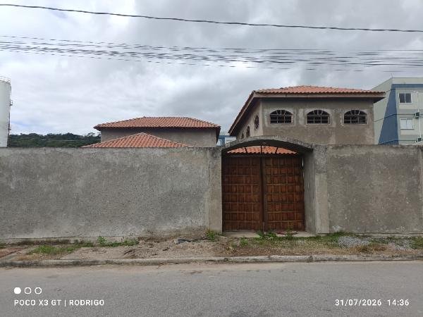 Casa, 200.00 de área total, 200.00 de área privativa, 360.00 de área do terreno,  2 qto(s) em São José/SC