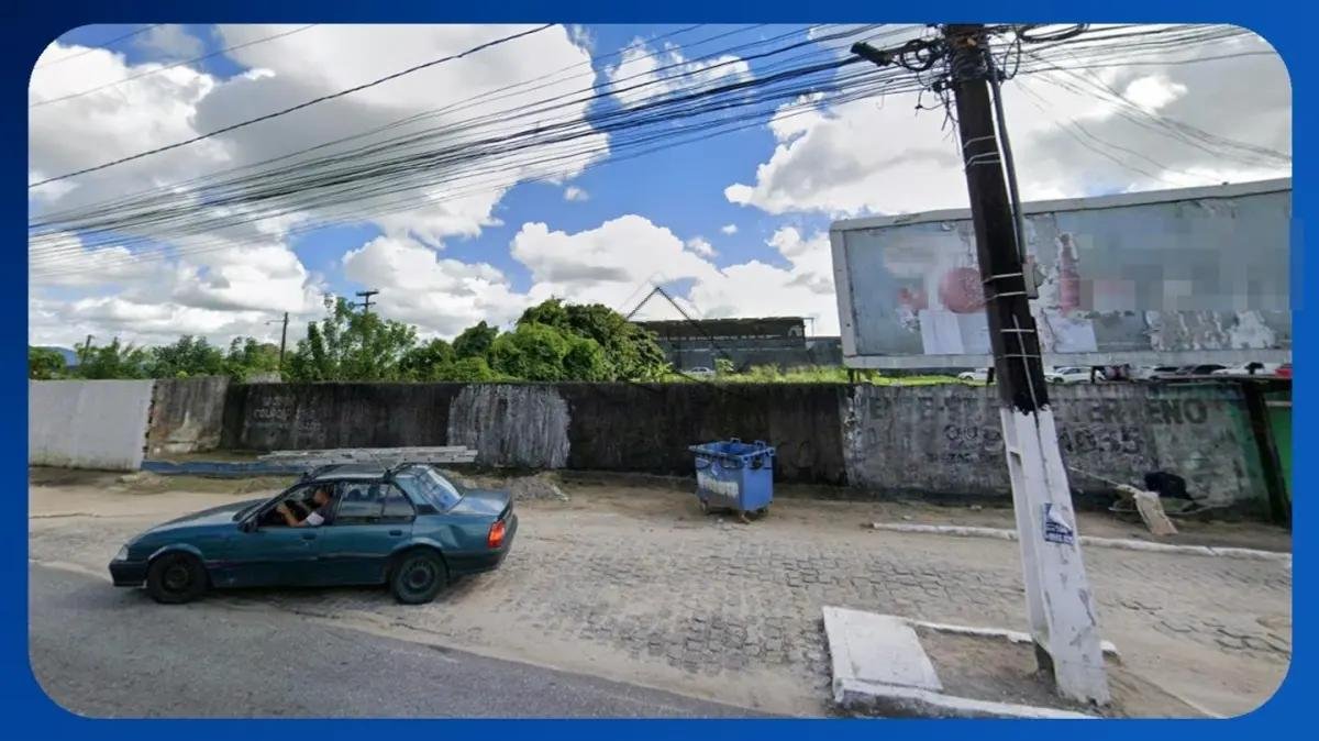 TERRENO COM BENFEITORIAS - Av. Liberdade, s/n, São Bento, Bayeux/PB, Área de 14.000,00m² em Bayeux/PB
