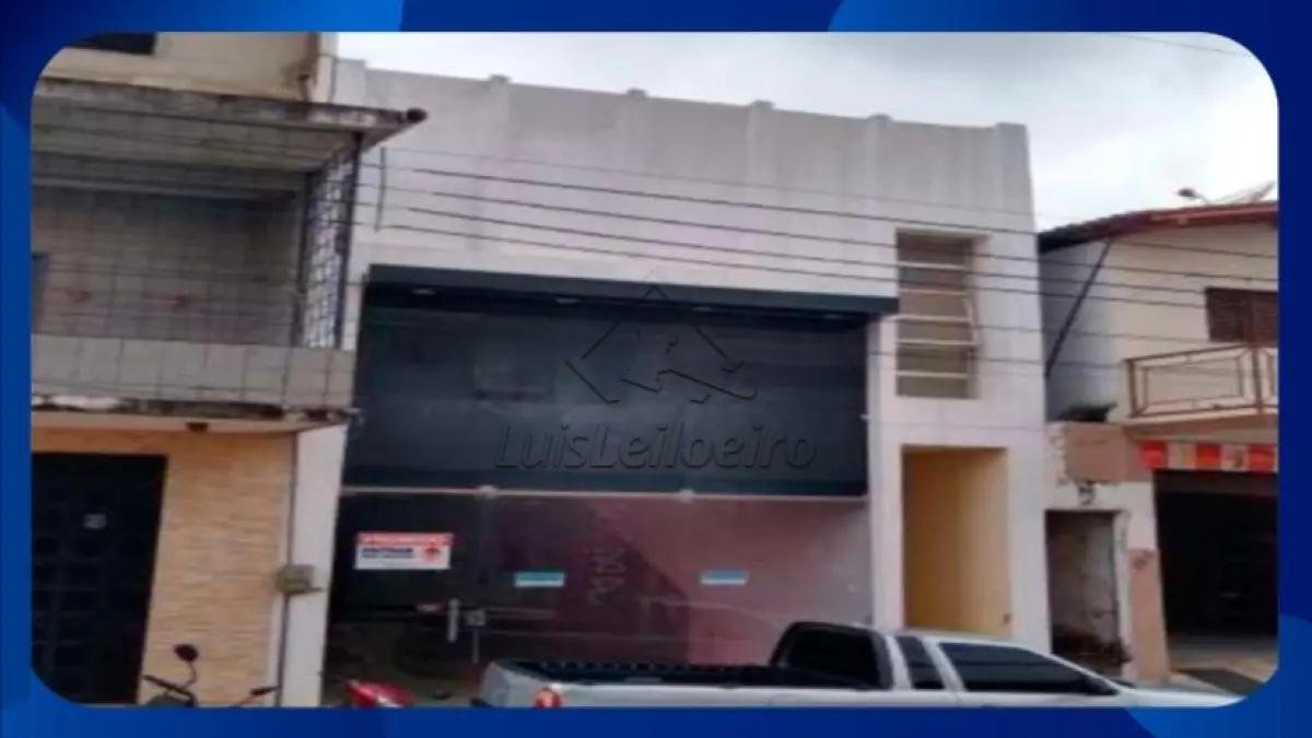 PRÉDIO COMERCIAL/RESIDENCIAL - Imóvel com dois pavimentos, localizado na Rua Benevenuto Go em Catolé do Rocha/PB