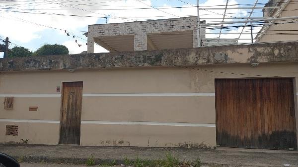 Casa, 174.00 de área total, 174.00 de área privativa, 0.00 de área do terreno,  3 qto(s), em São Gonçalo/RJ