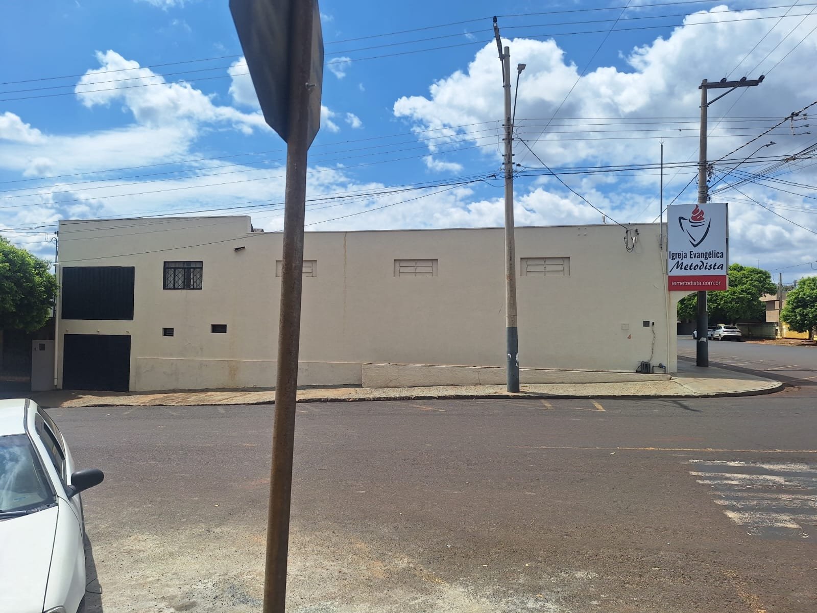 DOIS TERRENOS DE ESQUINA COM PRÉDIOS COMERCIAIS – RUA JOAQUIM MARTINS, 493/495 – BURITIZAL em Buritizal/SP - foto 2