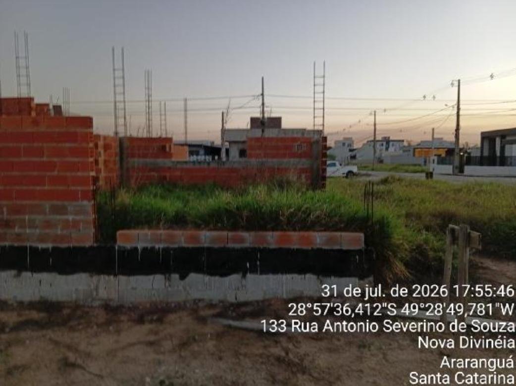 Casa - 100m² de área privativa, 377,45m² de área do terreno, com vaga de garagem - ARARANG em Araranguá/SC