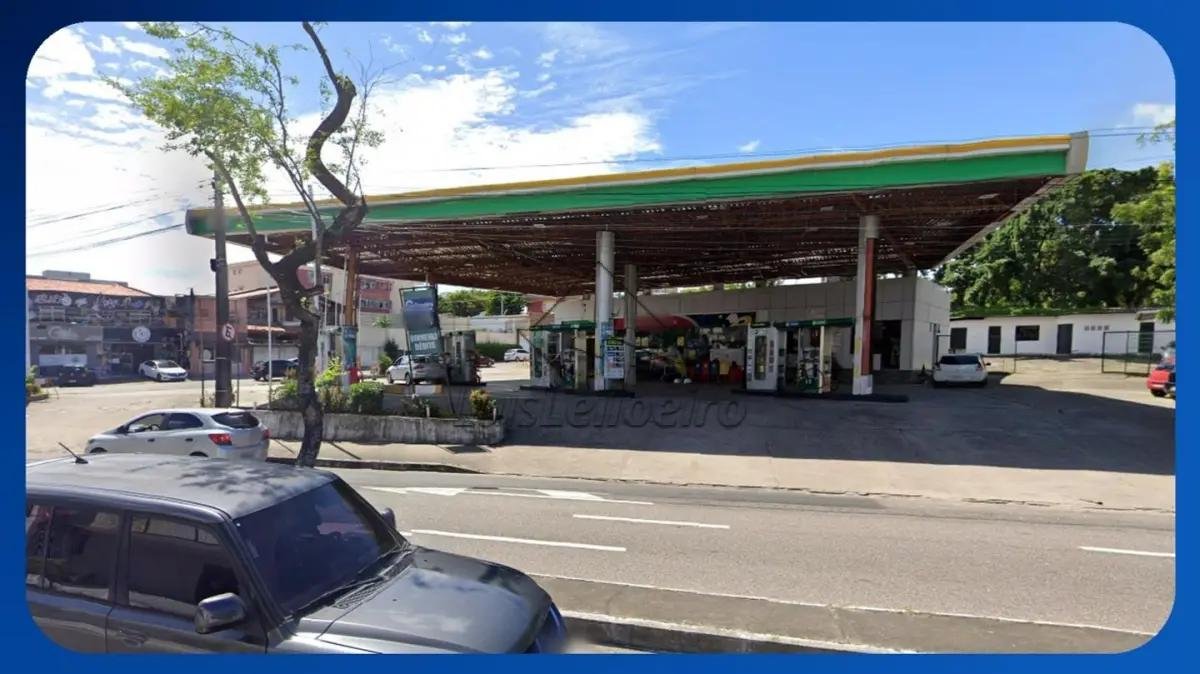 PRÉDIO COMERCIAL - Av. Pontes Vieira, 1341, Tauape, Fortaleza/CE (Posto de Gasolina com lo em Fortaleza/CE