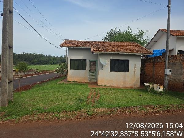 Casa, 50.00 de área total, 36.74 de área privativa, 300.00 de área do terreno,  2 qto(s), em Iguatu/PR